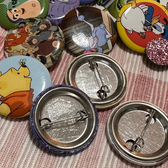 Disney variety buttons - Picture 5 of 10